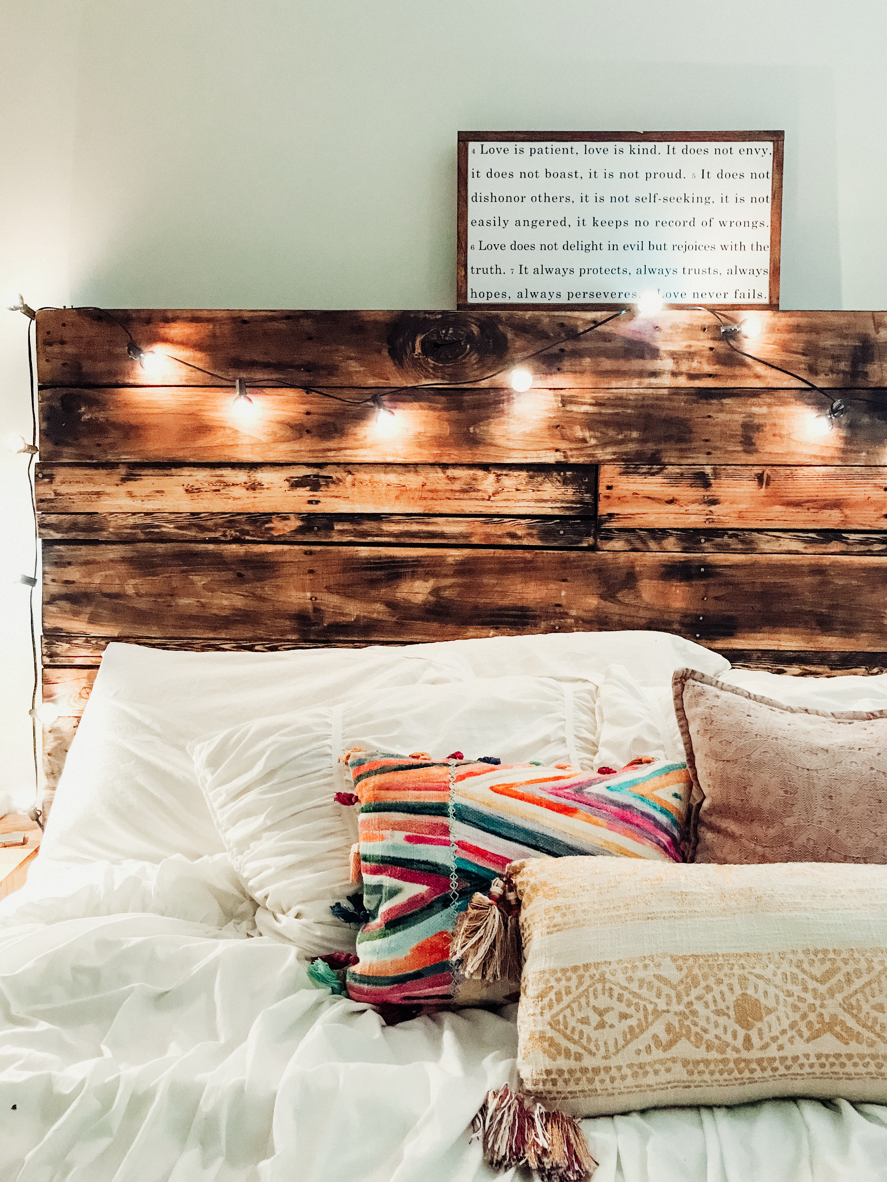 How to Make a DIY Pallet Headboard (that looks just like Anthropologie!)